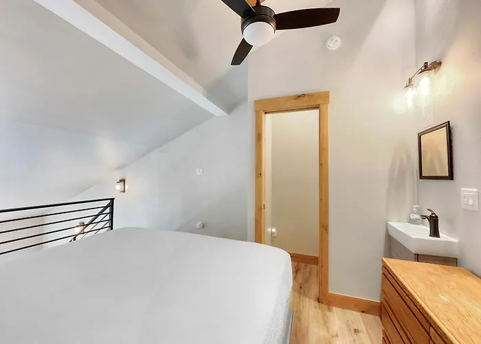 Cj303 Copper Junction Apartment *
